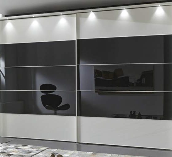 Sunset VIP Schwebetüren Glas mit Passepartout und LED